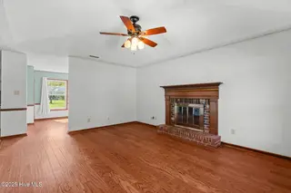 609 Mallard Drive, Jacksonville, NC 28540 — 3-bedroom home in Mallard Creek, Jacksonville, NC, photo 4 of 26: mallard-4
