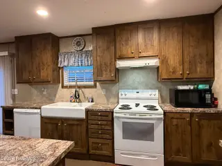 910 Mccaskill Drive, Kinston, NC 28501 — 4-bedroom manufactured home, Kinston, NC, photo 10 of 27: IMG_6185