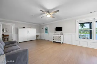 104 SW Yacht Drive, Oak Island, NC 28465 — 5-bedroom waterfront home, Oak Island, NC, photo 20 of 77: Flex living area