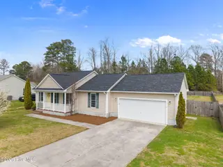 115 Laredo Drive, Jacksonville, NC 28540 – photo 5: 3-web-or-mls-115 Laredo Dr. 74