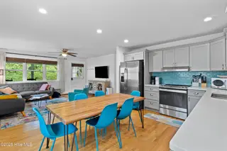 424 Keziah Street, Oak Island, NC 28465 – photo 11: 16_dining area