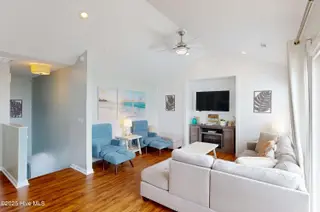 124 N Permuda Wynd Drive, North Topsail Beach, NC 28460 – photo 19: 124 N. Permuda Wynd - Interiors - Edited