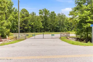 27 Big Creek Circle, Lake Waccamaw, NC 28450 – photo 14: 014_27_big_creek_circle-14_64