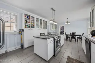 1608 E 5th Street, Greenville, NC 27858 – photo 14: 55-web-or-mls-IMG_2071