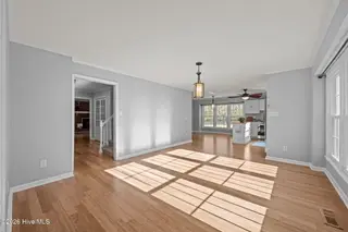236 Shoreline Drive, New Bern, NC 28562 – photo 16: 37-web-or-mls-DSC_6322