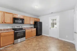 609 Streamwood Drive, Jacksonville, NC 28546 – photo 7