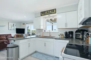 1601 New River Inlet Road, North Topsail Beach, NC 28460 – photo 23: 1601 NRIR - Interiors - Edited_10