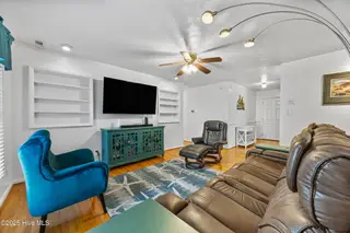 603 Oakwood Avenue, Jacksonville, NC 28546 – photo 18: 19_living room