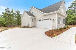 131 Longleaf Drive, West End, NC 27376 – photo 3: 131 Longleaf Dr-LR-JFP-5