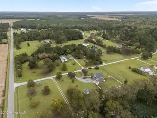 74 S Hummingbird Lane, Rocky Point, NC 28457 — 3-bedroom home in Highsmith Estates, Rocky Point, NC, photo 8 of 38: 24-web-or-mls-DJI_20251010124736_0607_D