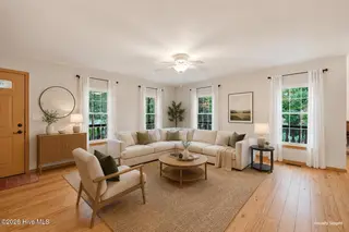 546 Deer Run Road, New Bern, NC 28562 – photo 2: Living Room