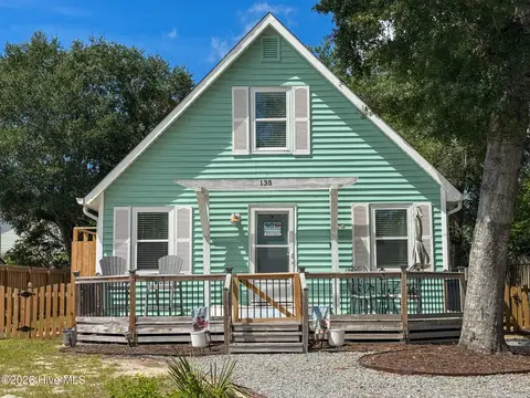 135 NE 34th St, Oak Island