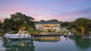 808 Inlet View Drive, Wilmington, NC 28409 – photo 6: 2_stylized-dji_20260916123154_0039_d (1)