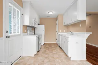 4745 Periwinkle Place, Rocky Mount, NC 27804 – photo 13: Eat-In Kitchen