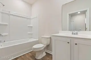 3583 Whaley Way NW, Ash, NC 28420 — 3-bedroom townhome in Brunswick Plantation, Ash, NC, photo 22 of 34: 2nd Bathroom